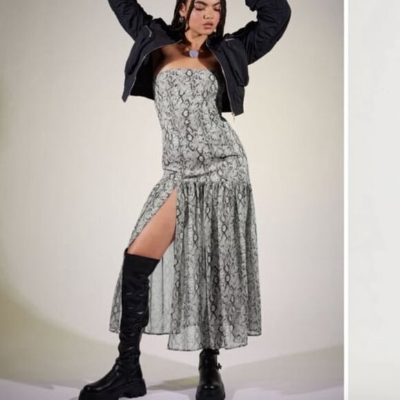 NWT- Forever21 - Snake print strapless drop waist chiffon mesh maxi dress - Picture 6 of 10